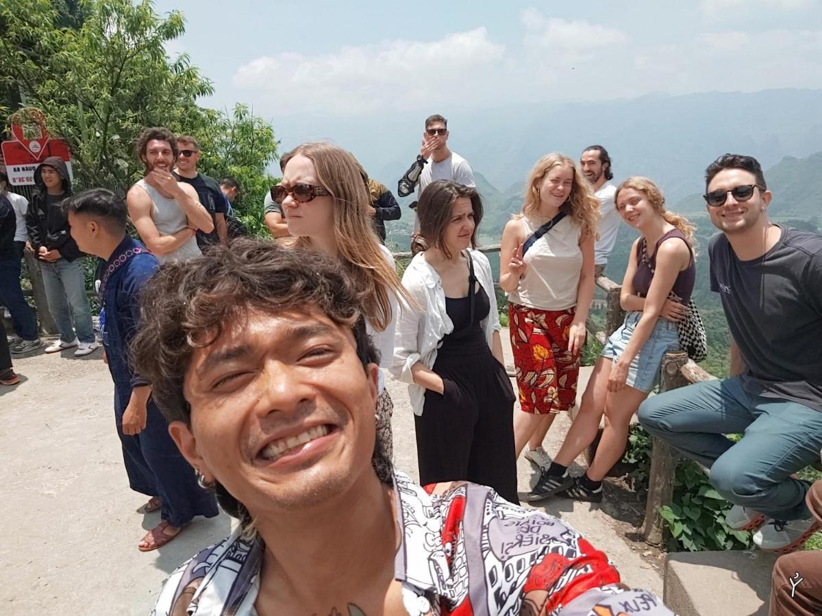 Ha Giang Lotus Hostel Motorbikes Tours מראה חיצוני תמונה