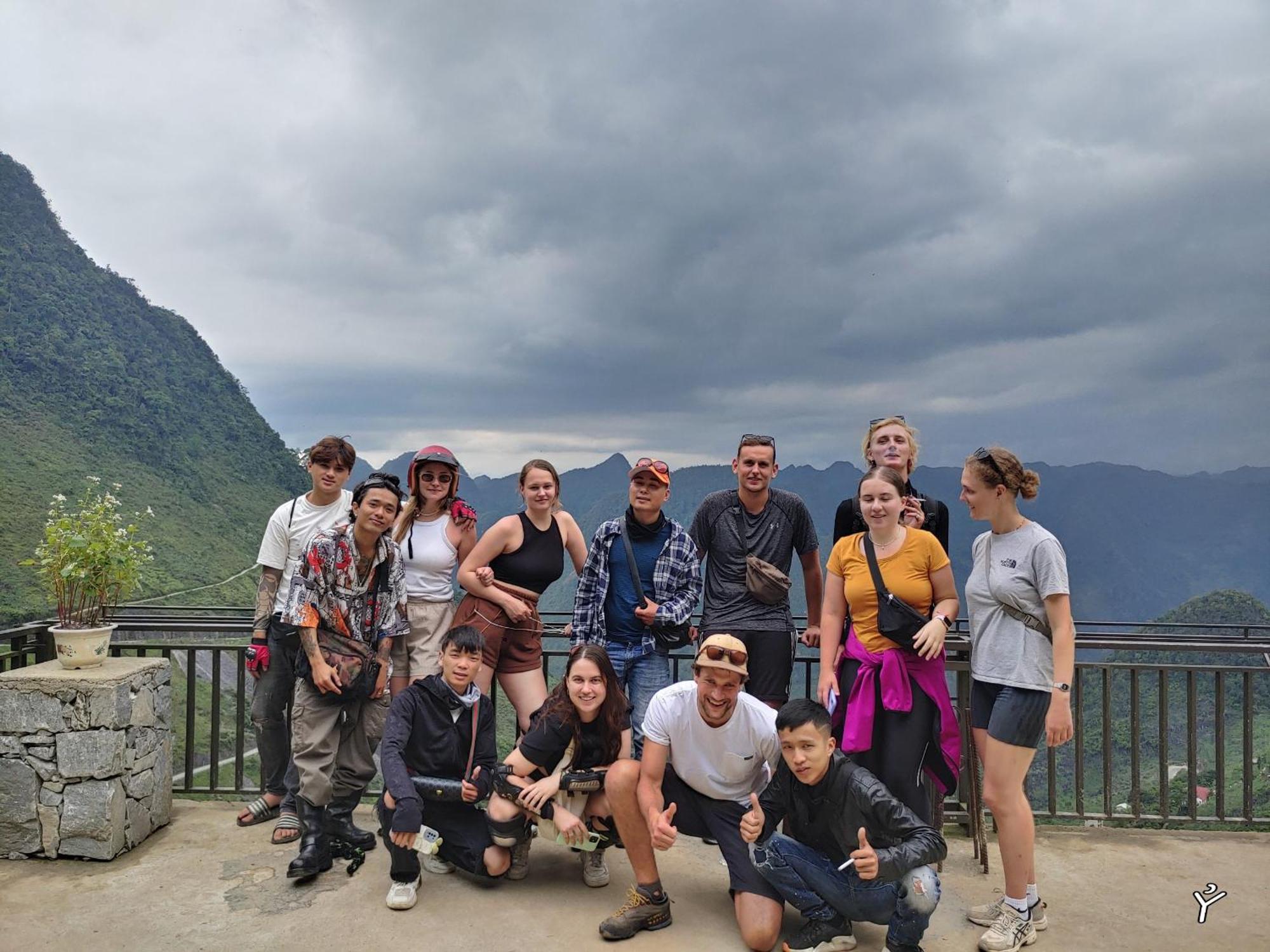 Ha Giang Lotus Hostel Motorbikes Tours מראה חיצוני תמונה