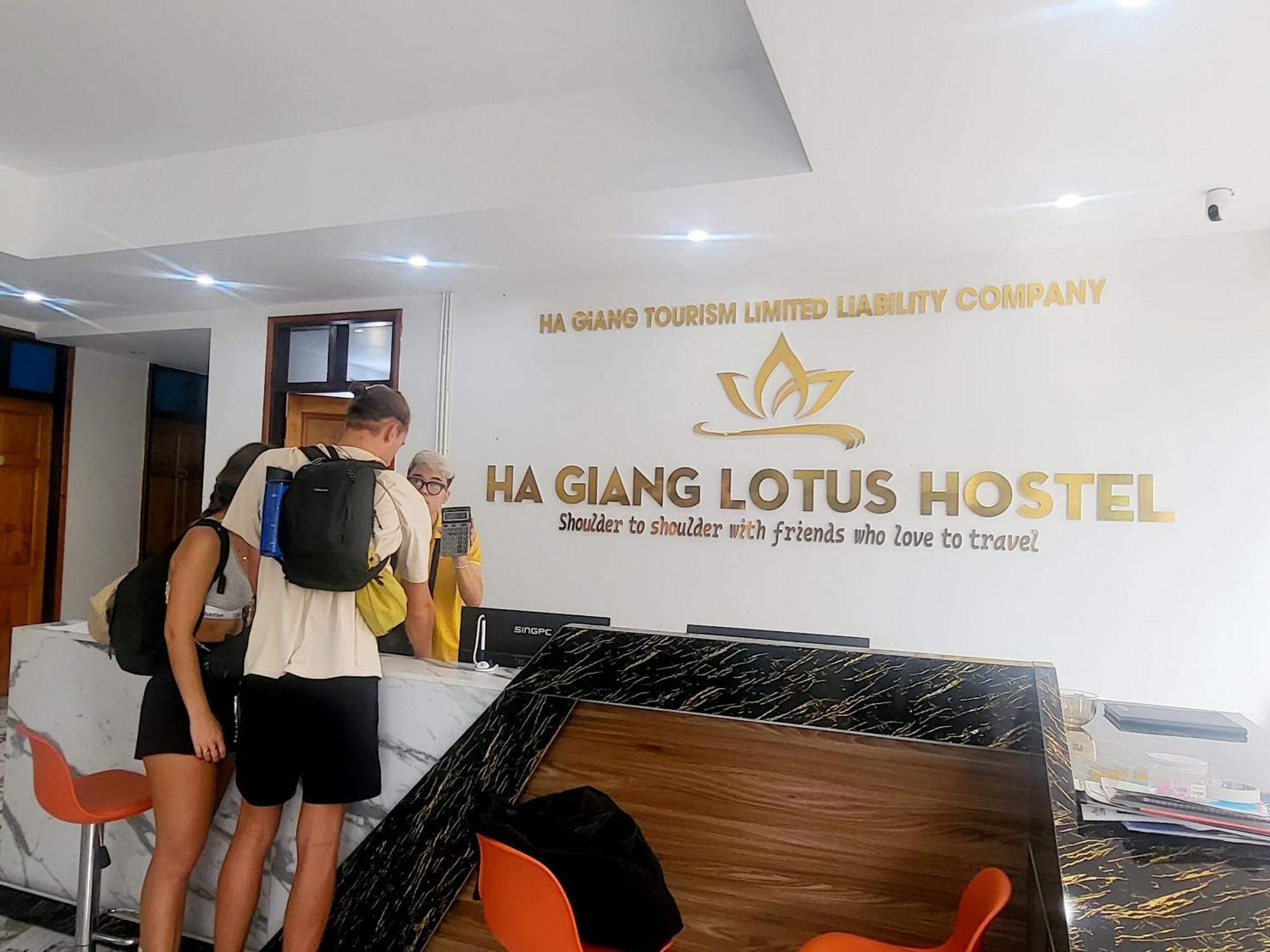 Ha Giang Lotus Hostel Motorbikes Tours מראה חיצוני תמונה