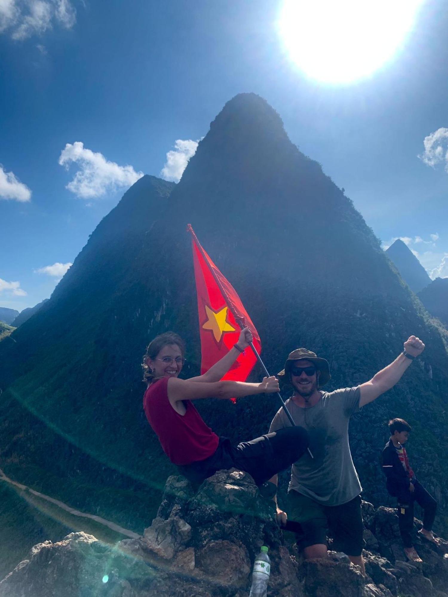 Ha Giang Lotus Hostel Motorbikes Tours מראה חיצוני תמונה