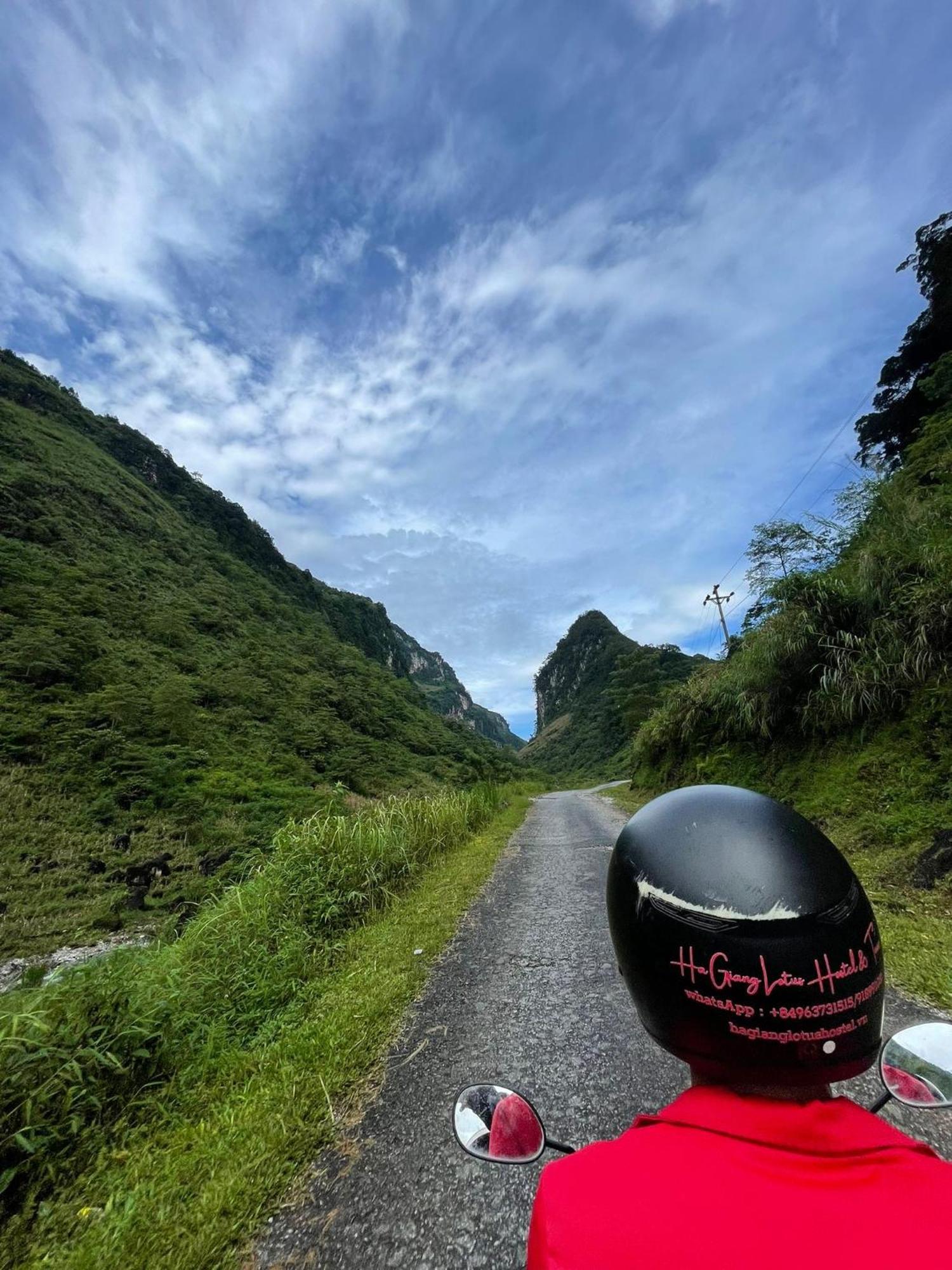 Ha Giang Lotus Hostel Motorbikes Tours מראה חיצוני תמונה